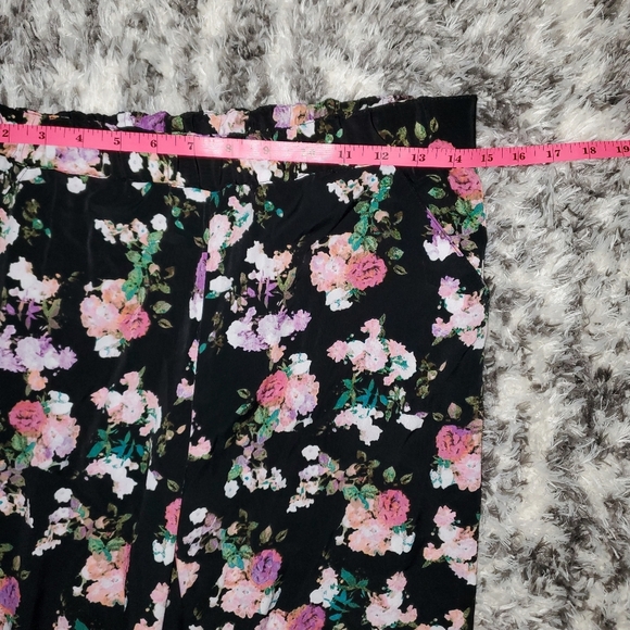 Decree Black Floral Pants with Pockets - Picture 6 of 11